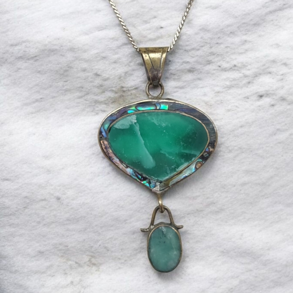 Vintage Abalone And Green Agate Pendant Necklace